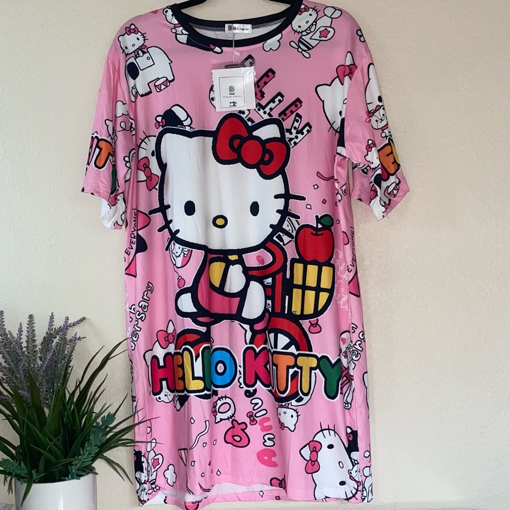 HELLO KITTY Oversized dress.